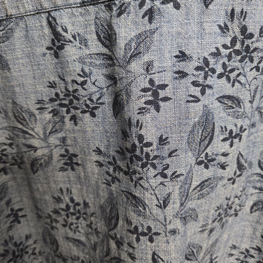 Men's Large Floral Button-Down Shirt (24" ptp) - Picture 7 of 7